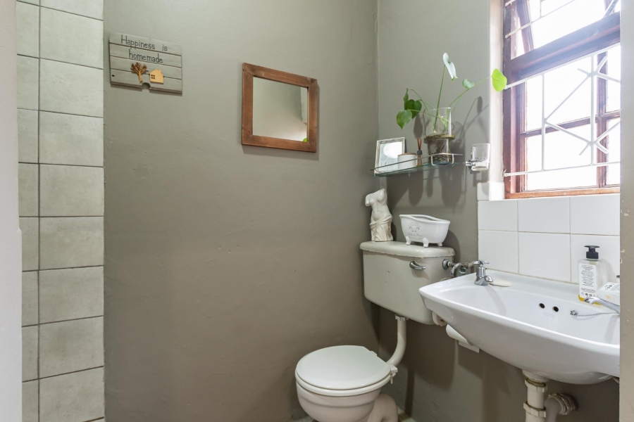 3 Bedroom Property for Sale in Lakeside Western Cape